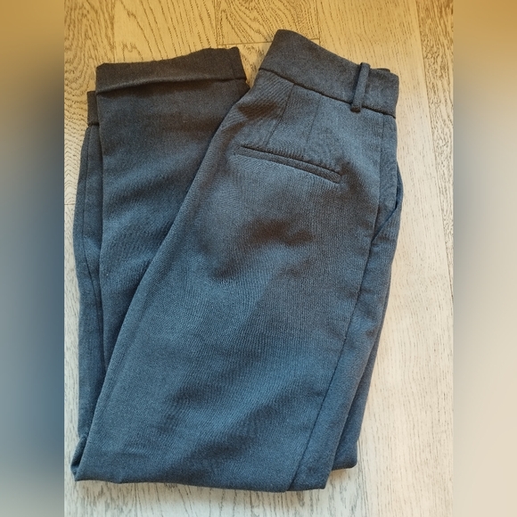 Elegant Gray Women's Skirt - Picture 3 of 3